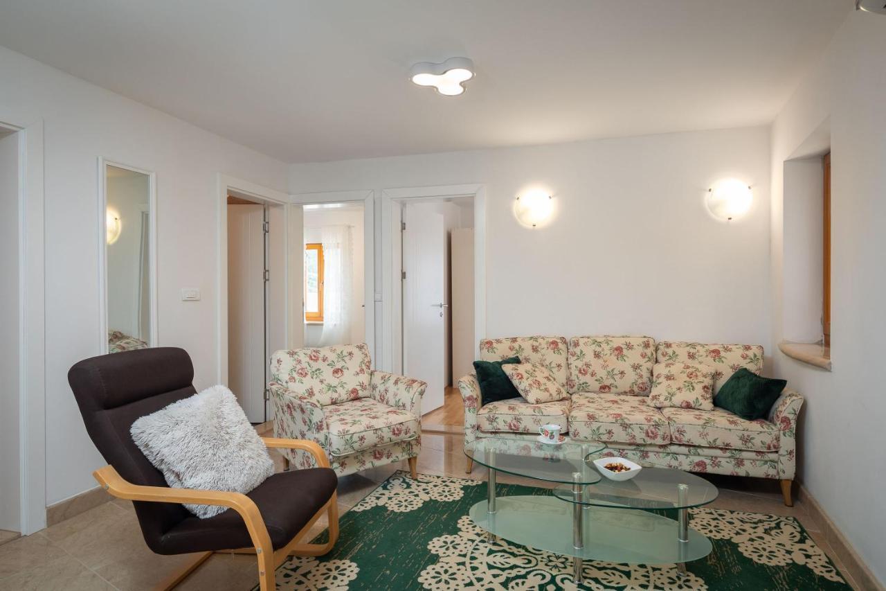 Luxury Stone Villa Nevija 2022 Private Villa Milna  Zimmer foto