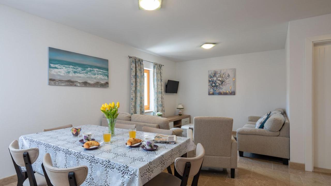 Luxury Stone Villa Nevija 2022 Private Villa Milna  Zimmer foto